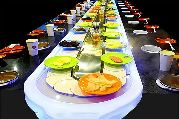 星宇旋轉小火鍋 以卓越產品與暖心服務，打造美食與住宿的融合新體驗